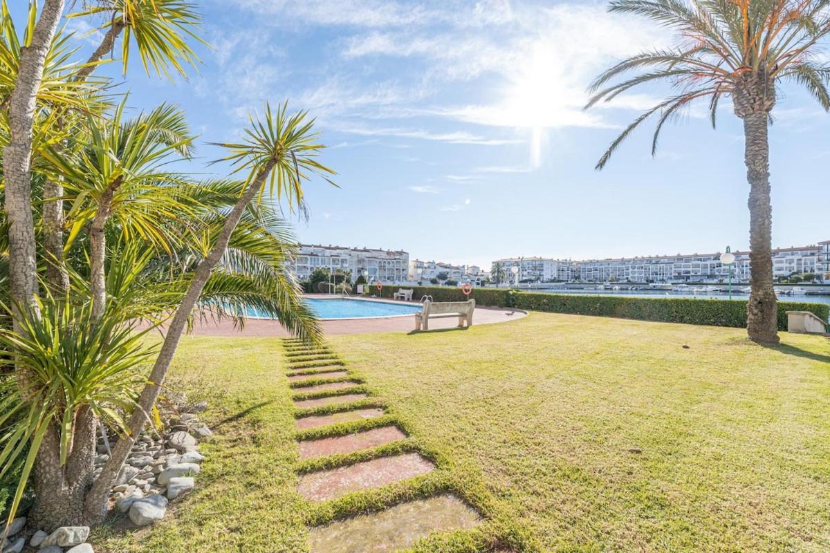 1005 Apartamento Con Vistas Al Lago San Maurici By Homeselectspain Empuriabrava Exteriör bild